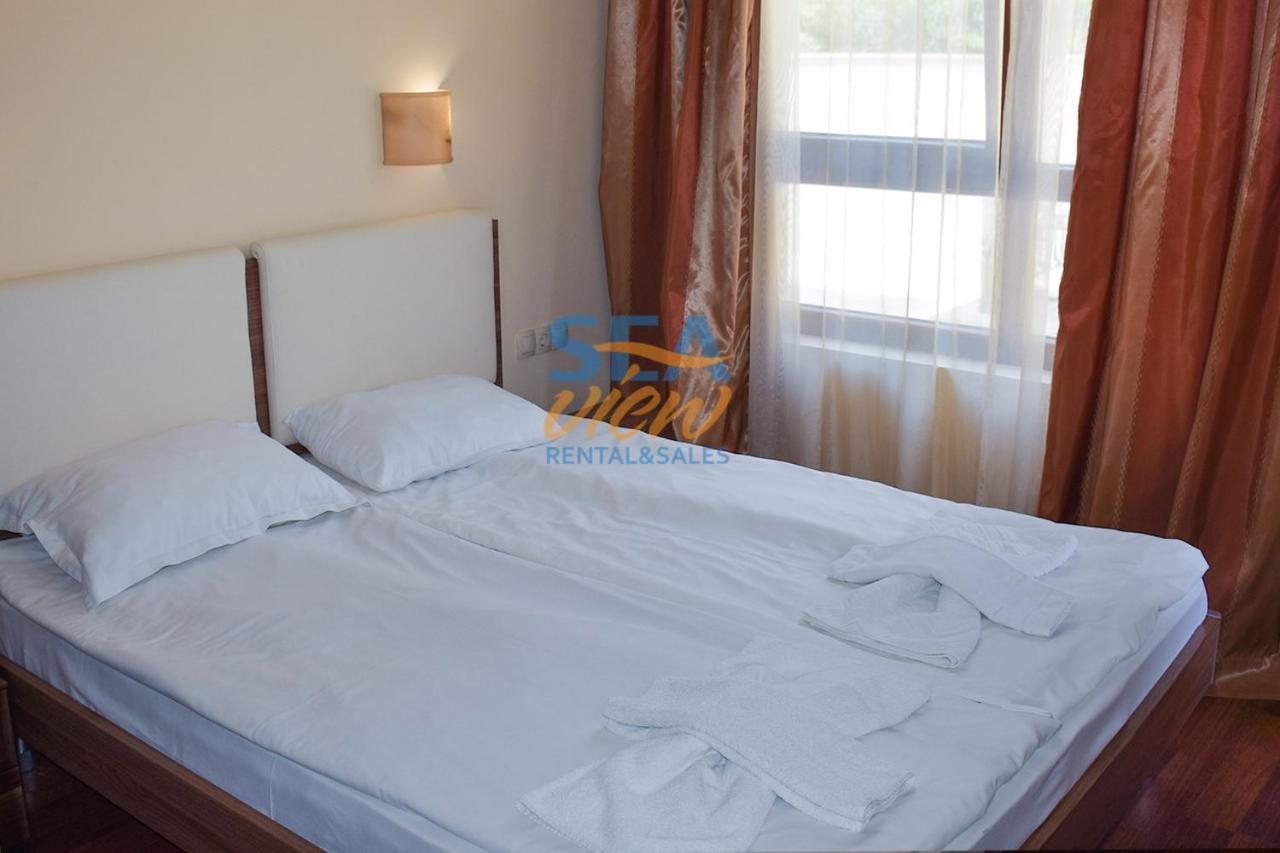 Sea View Rental Front Beach Golden Sands Exterior photo